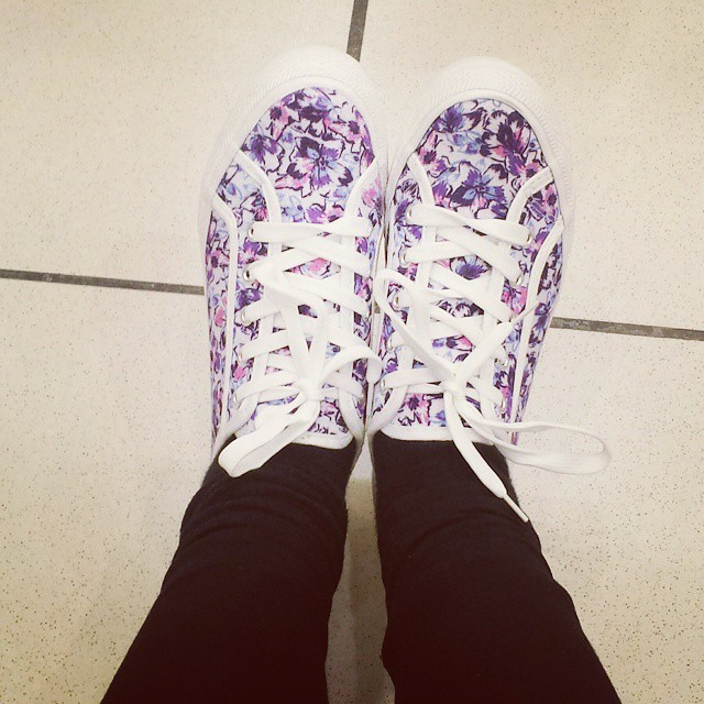 Are these not the cutest? Only £14.99 in New Look too. #holiday #trainers #flower #floral #cute #holidayshopping #holidayclothes