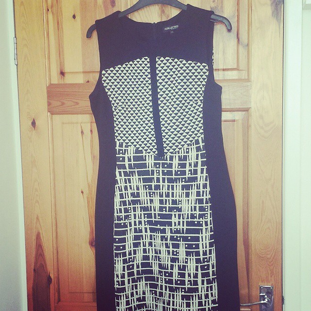 Snap this gorgeous Debenhams dress, size 12, up on eBay. Starting bid 99p! 
Sad to sell it but it just doesn't fit me!
Ebay username: JenSavingUp 
#ebay #debenhams #dress #monochrome #fashion #blackandwhite