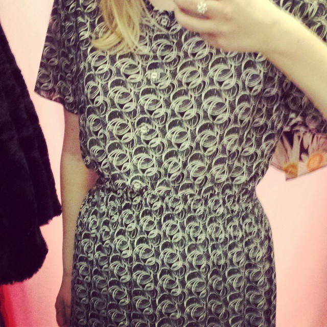 Another gorgeous #charityshop find from Cancer Research UK. This one is very long so it's time to try my hand at a bit of customising #fashion #cancerresearchuk #thrifty